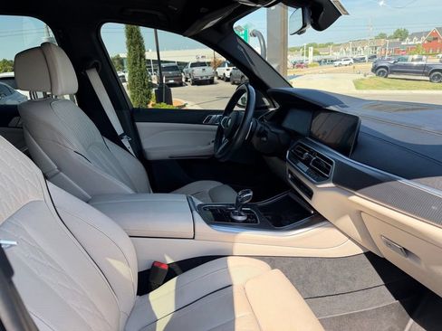 Used 2023 BMW X5 xDrive40i w/ M Sport Package AWD/4WD image 11
