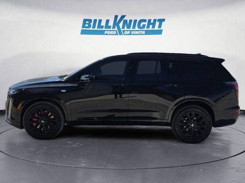 Used 2022 Cadillac XT6 Sport w/ LPO, ONYX Package image 2