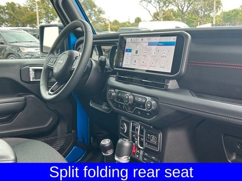 Used 2025 Jeep Wrangler Rubicon image 24