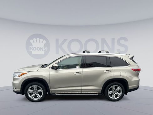 Used 2016 Toyota Highlander Limited image 2