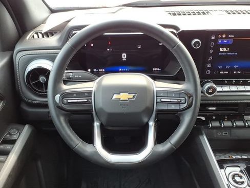 Used 2024 Chevrolet Colorado LT w/ LT Convenience Package II AWD/4WD image 10