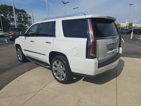 Used 2018 Cadillac Escalade Luxury image 10
