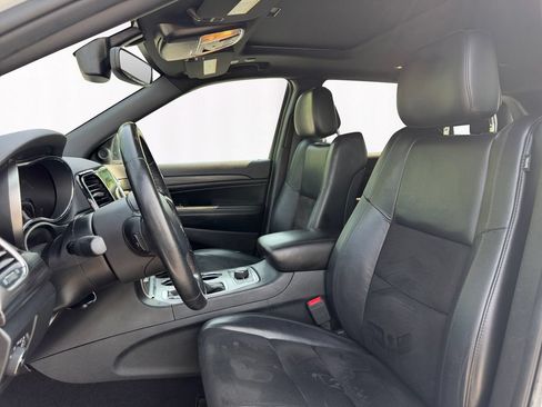 Used 2020 Jeep Grand Cherokee Altitude AWD/4WD image 9