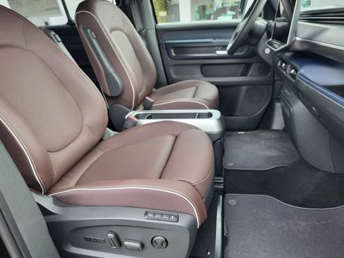 New 2025 Volkswagen ID. Buzz Pro S RWD image 24