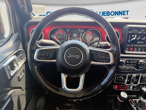 Used 2022 Jeep Wrangler Unlimited Rubicon w/ Xtreme Recon 35" Tire Package AWD/4WD image 13
