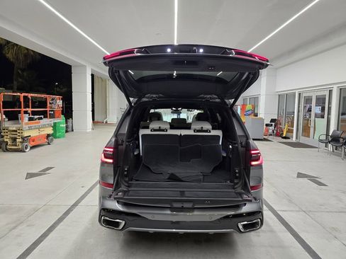 Used 2023 BMW X7 xDrive40i w/ Executive Package image 43