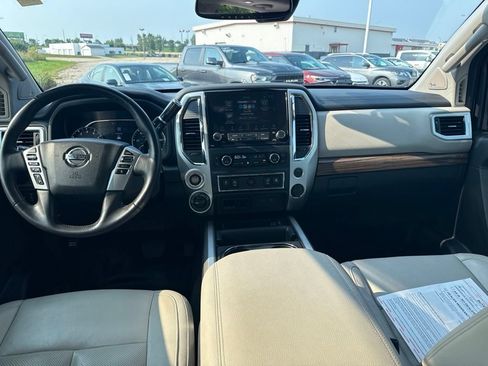 Used 2021 Nissan Titan SL w/ Moonroof Package AWD/4WD image 11