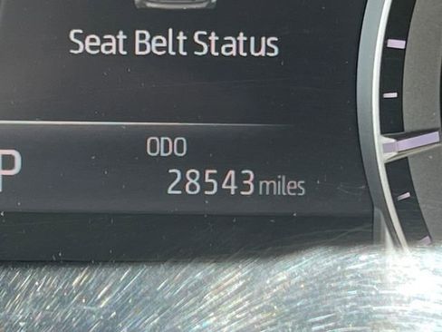 Used 2022 Toyota Highlander XLE AWD/4WD image 8
