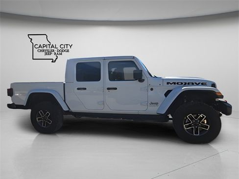 New 2026 Jeep Gladiator Mojave image 2