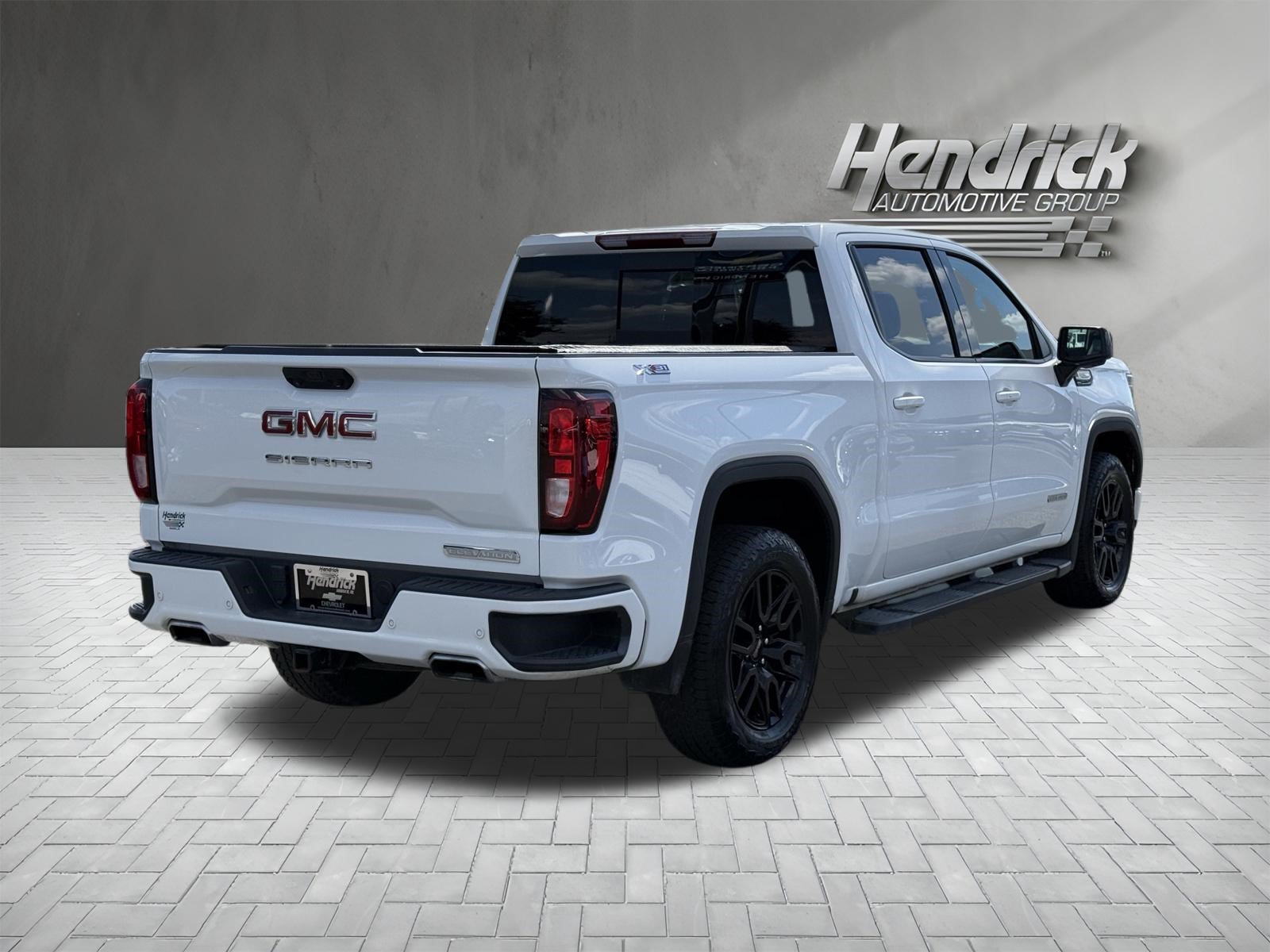 Used 2025 GMC Sierra 1500 Elevation w/ Elevation Premium Package AWD/4WD image 10