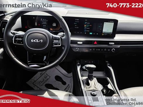 Used 2025 Kia Sorento S FWD image 6