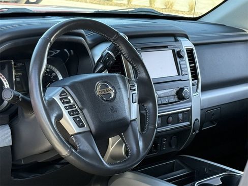 Used 2017 Nissan Titan PRO-4X image 13