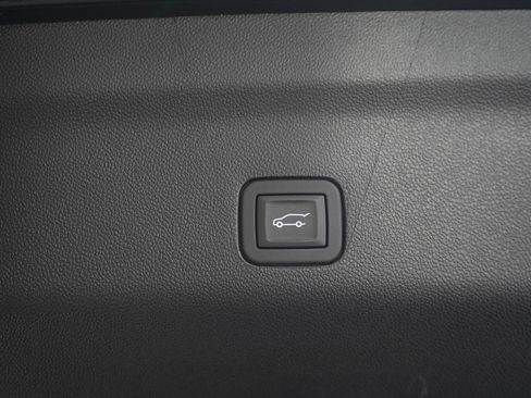 Used 2025 Chevrolet Tahoe Premier w/ Sun And Tow Package AWD/4WD image 11
