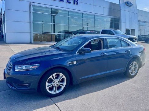 Used 2017 Ford Taurus SEL w/ Equipment Group 201A FWD image 3