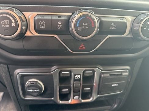 Used 2020 Jeep Gladiator Sport w/ Quick Order Package 24S image 18