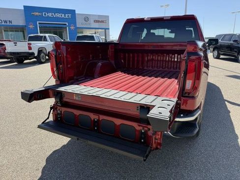 New 2026 GMC Sierra 1500 SLT image 9