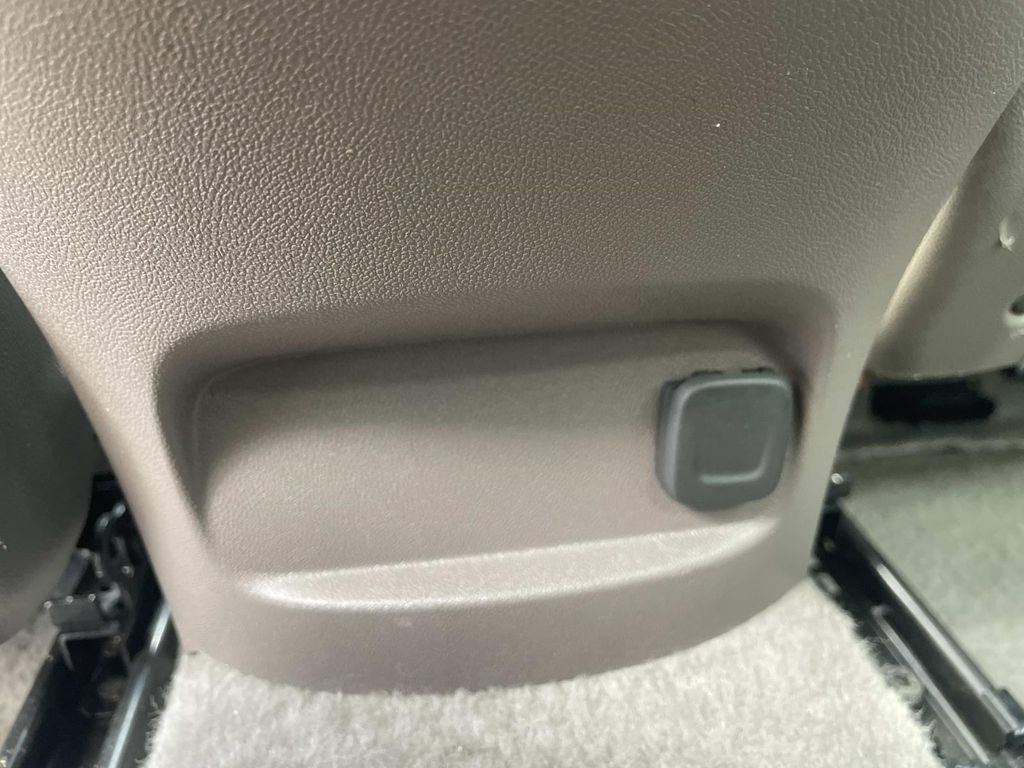 Used 2025 Chevrolet Malibu LT FWD image 14