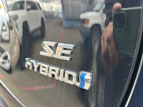 Used 2022 Toyota RAV4 SE w/ Convenience Package AWD/4WD image 36