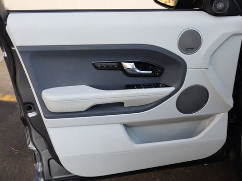 Used 2015 Land Rover Range Rover Evoque Pure Plus image 14