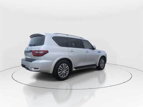 Used 2022 Nissan Armada SL w/ Captain's Chairs Package AWD/4WD image 8