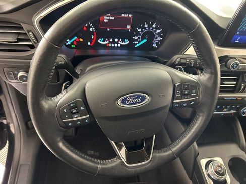 Used 2020 Ford Escape SEL image 11