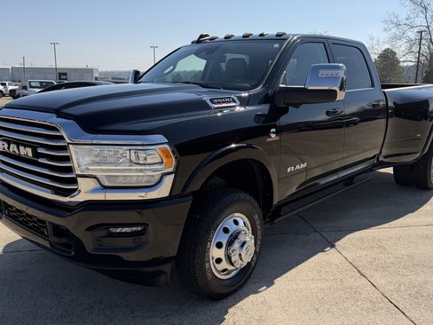 Used 2024 RAM 3500 Limited w/ Safety Group AWD/4WD image 2