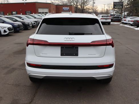 Used 2021 Audi e-tron Premium w/ Towing Package image 6
