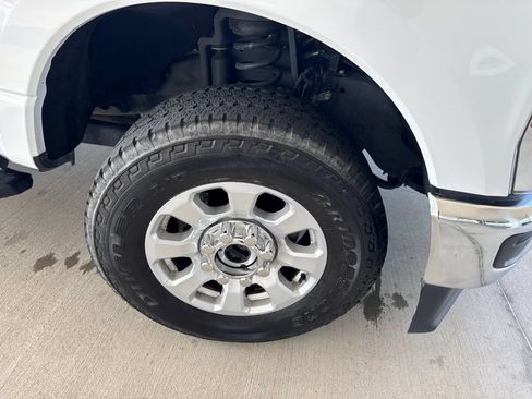 Used 2024 Ford F250 XLT AWD/4WD image 4