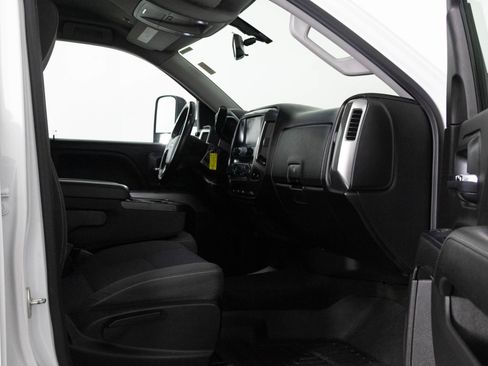 Used 2018 Chevrolet Silverado 1500 LT w/ All Star Edition image 38