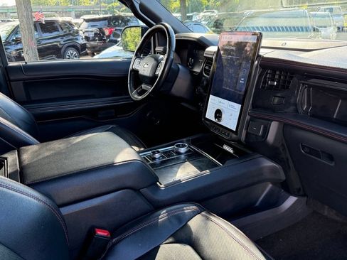 Used 2023 Ford Expedition Limited AWD/4WD image 32