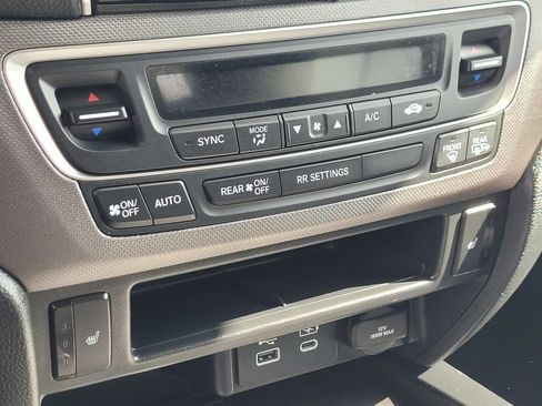 Used 2025 Honda Ridgeline RTL image 21