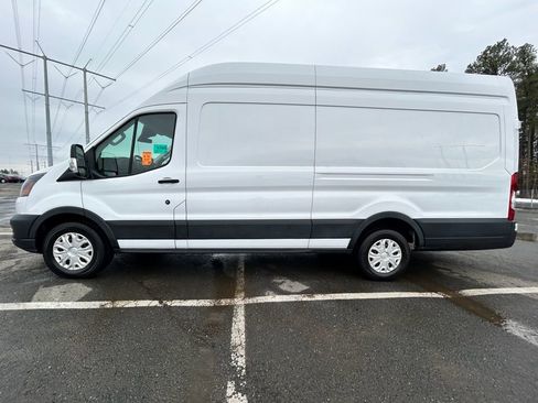 Used 2022 Ford E-Transit 148 High Roof Extended image 6