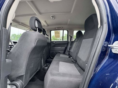 Used 2015 Jeep Patriot Latitude AWD/4WD image 12