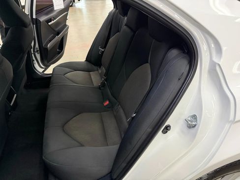 Used 2022 Toyota Camry LE image 11