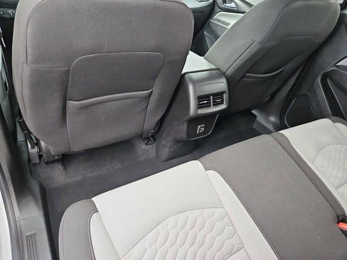 Used 2020 Chevrolet Equinox LT w/ LPO, Floor Liner Package image 18