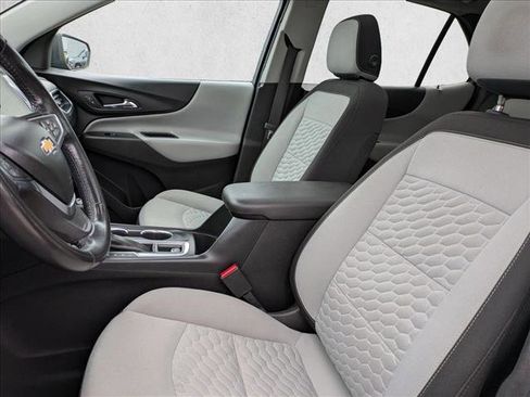 Used 2018 Chevrolet Equinox LT FWD image 18