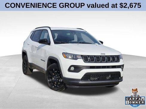 Used 2025 Jeep Compass Latitude w/ Convenience Group image 1