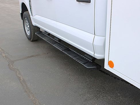 Used 2024 Ford F250 XL w/ XL Chrome Package image 8