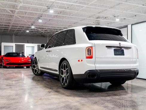 Used 2022 Rolls-Royce Cullinan Black Badge AWD/4WD image 14