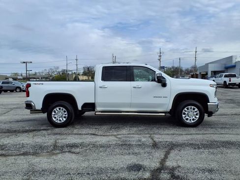 Used 2025 Chevrolet Silverado 3500 LTZ w/ LTZ Convenience Package AWD/4WD image 12