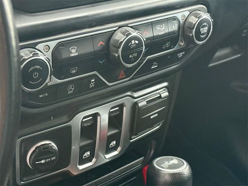 Used 2022 Jeep Wrangler Willys image 21