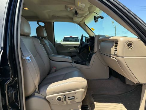 Used 2003 GMC Sierra 2500 SLT w/ SLT Preferred Equipment Group AWD/4WD image 24