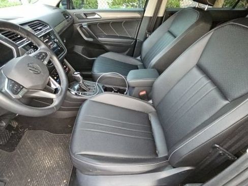 Used 2023 Volkswagen Tiguan SE FWD image 11