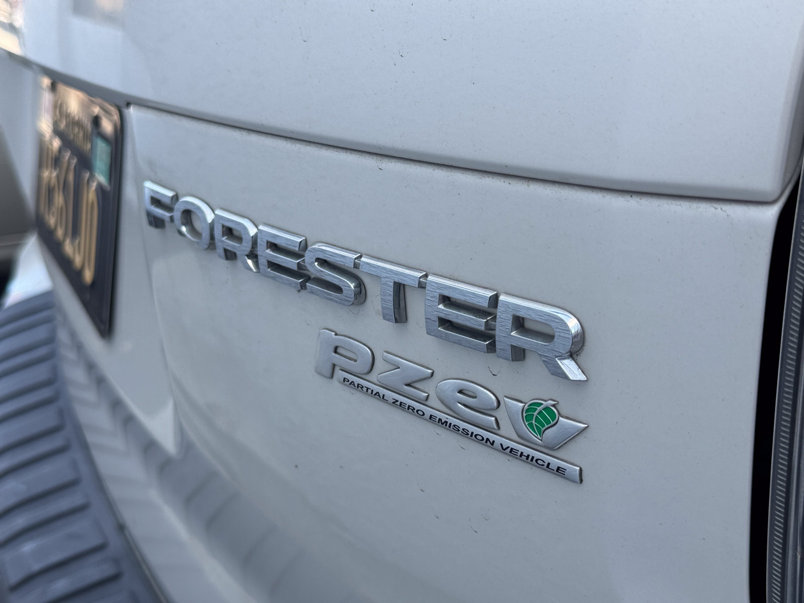 Used 2017 Subaru Forester 2.5i Premium AWD/4WD image 2