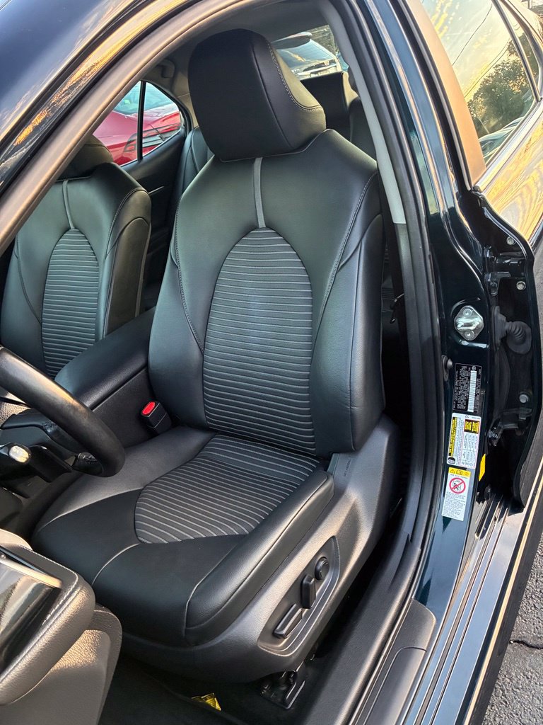 Used 2019 Toyota Camry SE FWD image 18