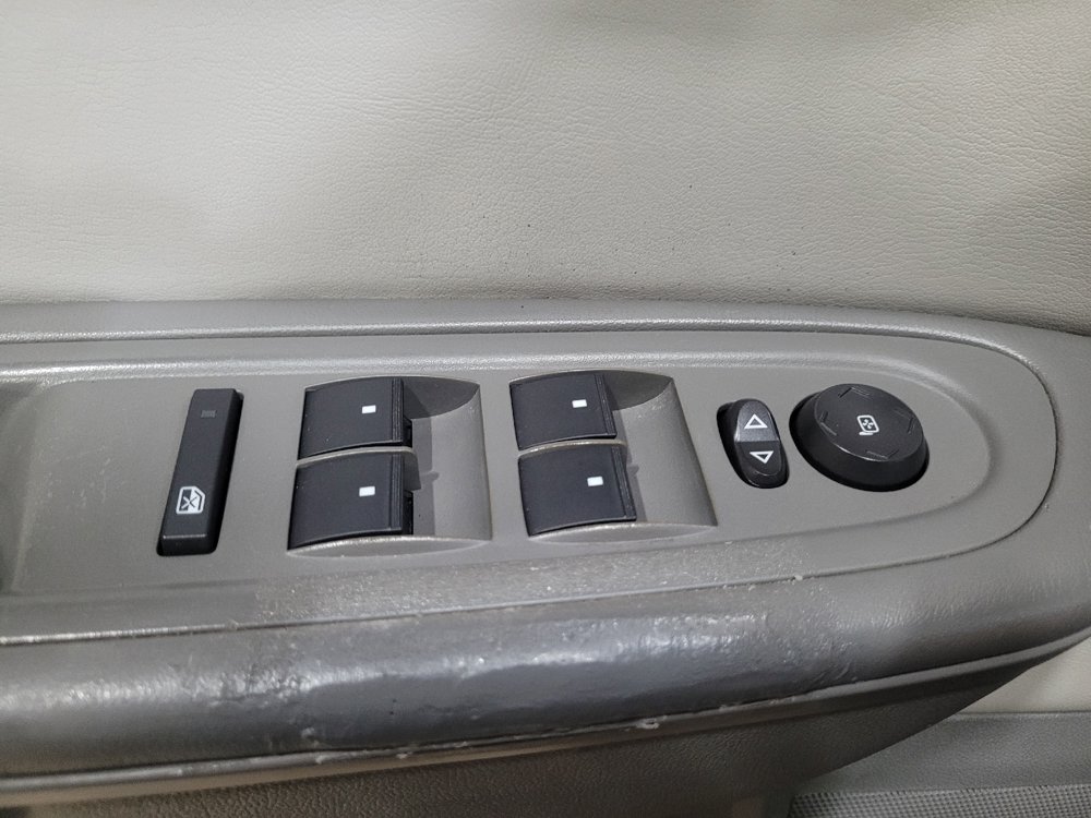 Used 2015 GMC Acadia SLE FWD image 27