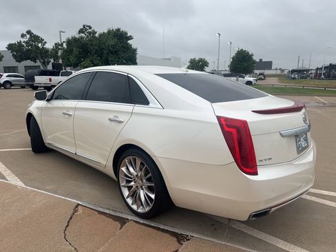 Used 2013 Cadillac XTS Platinum FWD image 3