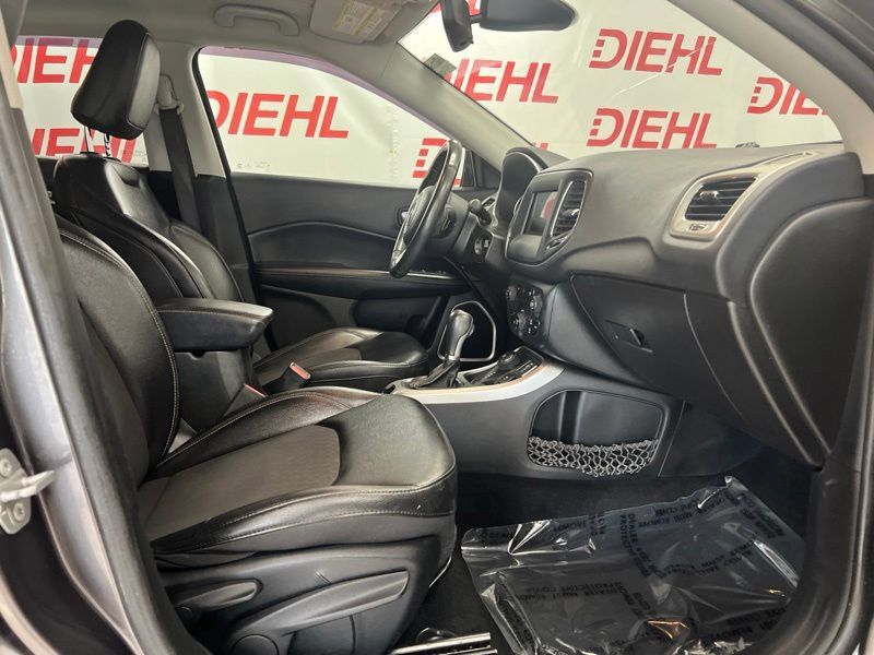 Used 2020 Jeep Compass Latitude w/ Cold Weather Group AWD/4WD image 12