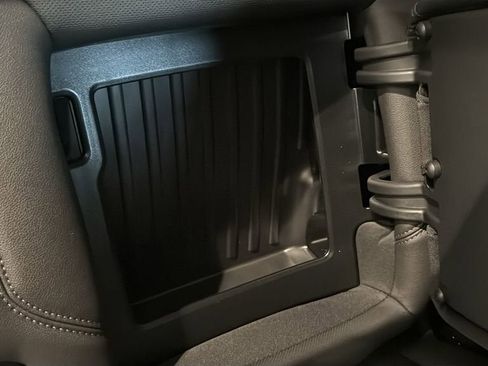 New 2026 GMC Sierra 1500 SLT AWD/4WD image 15