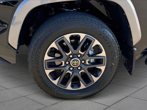 Used 2024 Toyota Tundra Limited image 9